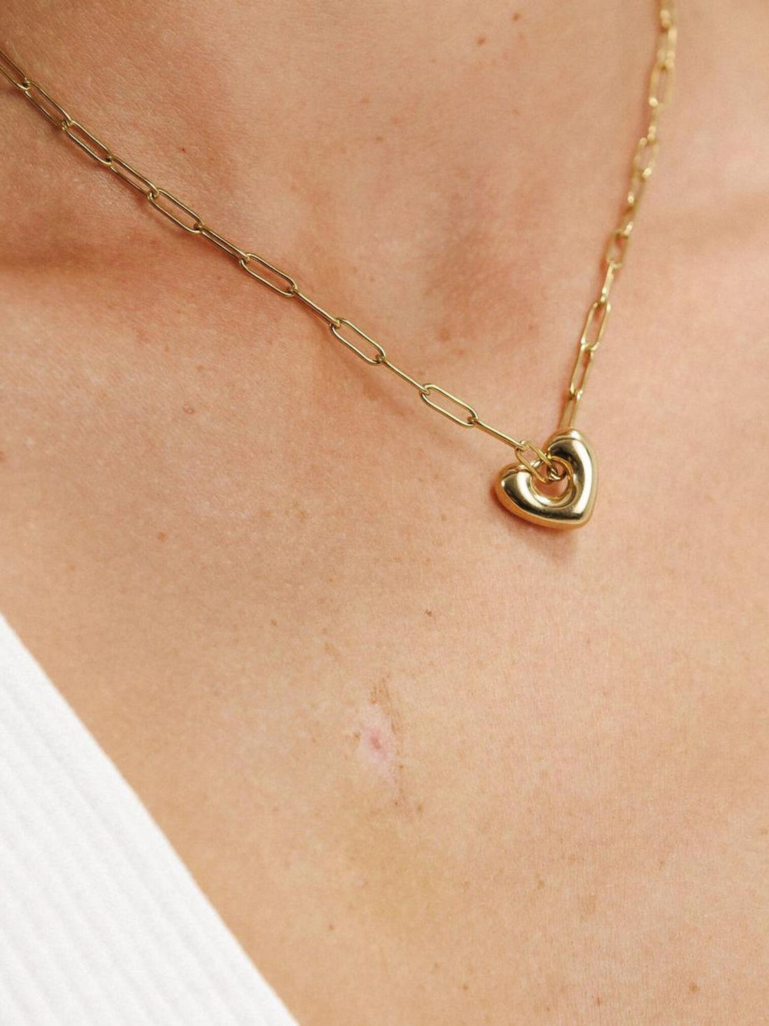 CHARM - Aurelia Heart Gold