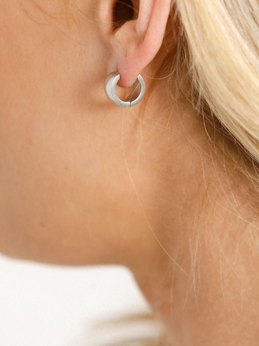 IRIS EARRINGS - Silver