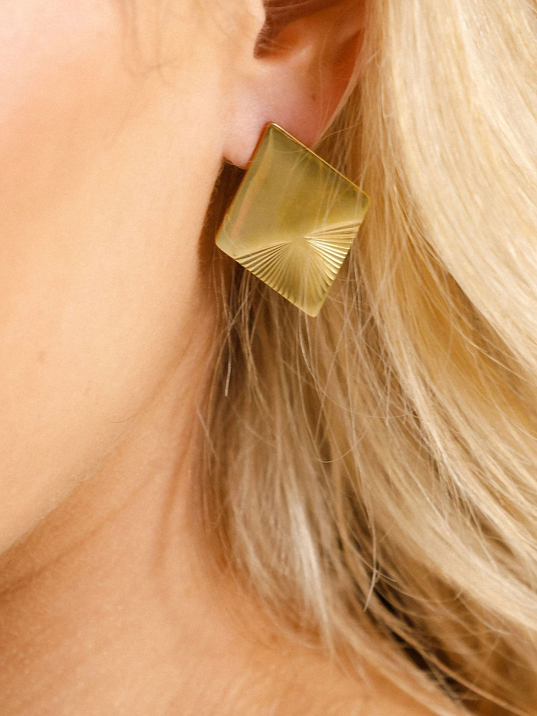 TAYLAH EARRINGS - Gold