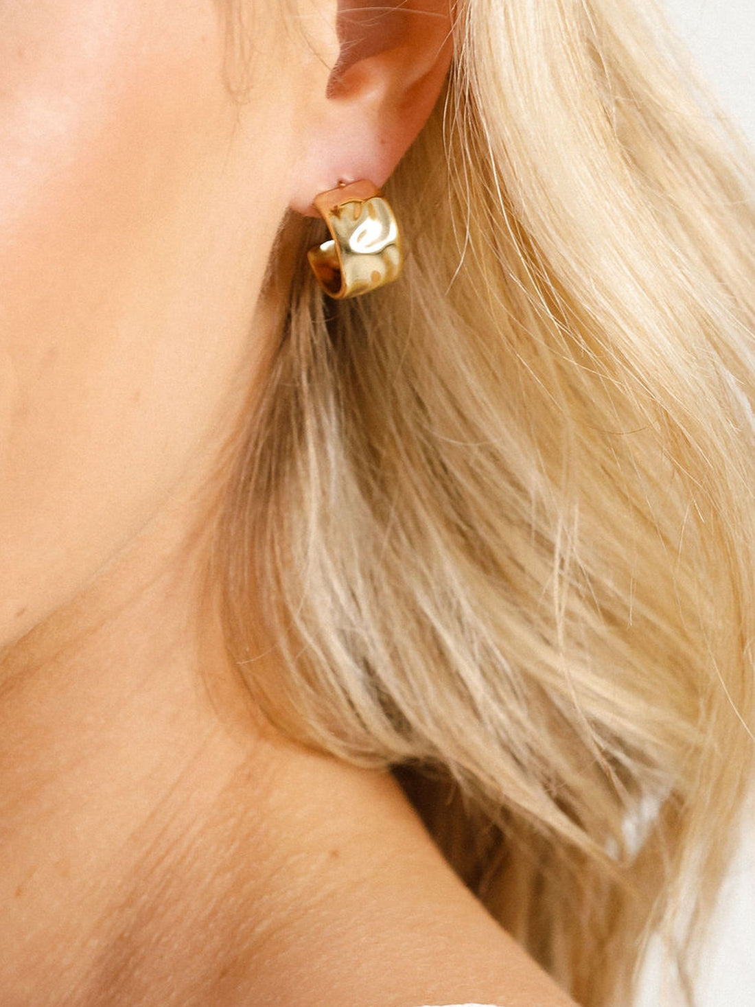 VASHTI EARRINGS - Gold